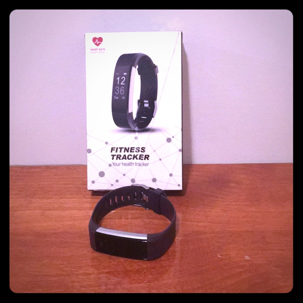 Heart Rate Fitness tracker *missing charger cable*